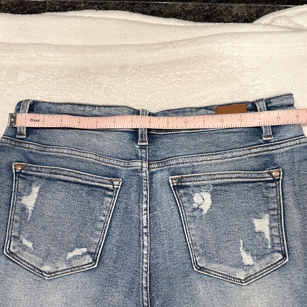 Judy Blue Light Wash Distressed Jean Shorts - Picture 5 of 7